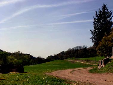 THE COUNTRY ROAD TO THE HOUSE