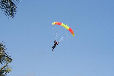 Villa Palmpark, parachute jumping in tandem or with teacher
