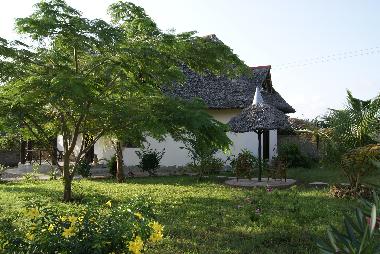 Holiday House in Galu Beach (Coast) or holiday homes and vacation rentals