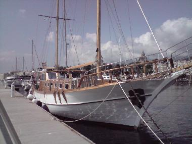 Boat in barcars (Pyrnes-Orientales) or holiday homes and vacation rentals