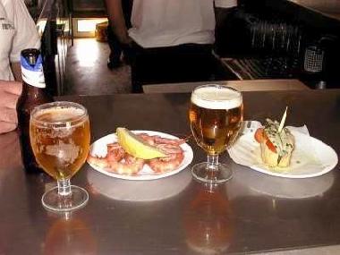 Free tapas when ordering beers or wine in bars and restaurants