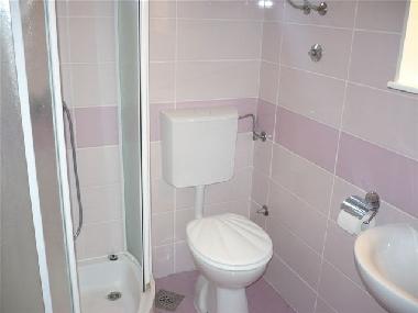 app Lavanda bathroom