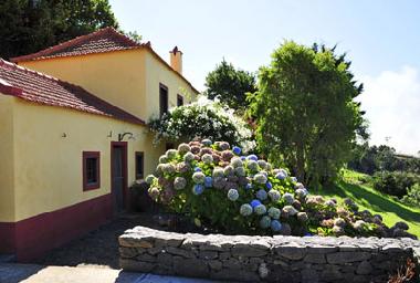 Holiday House in Ponta do Pargo (Madeira) or holiday homes and vacation rentals