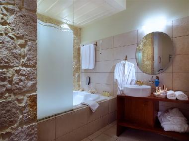 Hotel in Heraklion (Irakleio) or holiday homes and vacation rentals