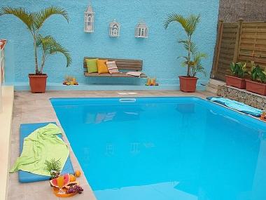 Quiet and private pool of Pilar Studio