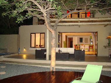 BushGlam by night