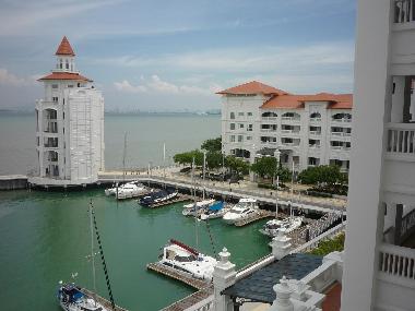 Marina to enjoy the cafe life style (NOT VIEW FROM CONDO!!)