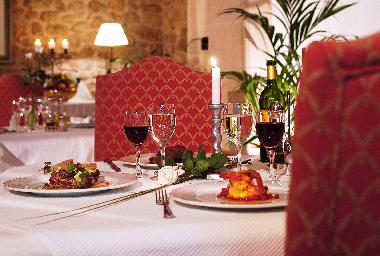 Hotel in Lloseta-Mallorca (Mallorca) or holiday homes and vacation rentals