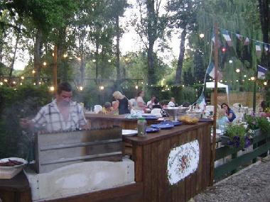 Caravan in Rauzan (Dordogne) or holiday homes and vacation rentals