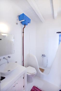 Main house, ground floor Bathroom