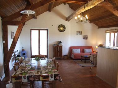 Gite Honeysuckle - Dining Area