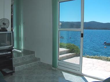 Villa in Komarna (Dubrovacko-Neretvanska) or holiday homes and vacation rentals