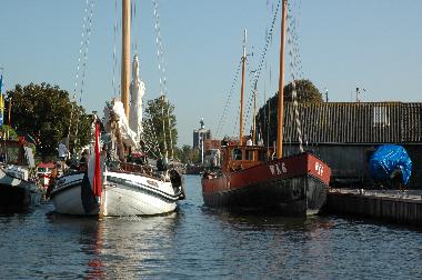 You can make a trip through Workum with one of our laungh boats.