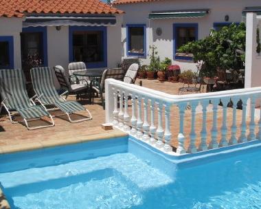Bed and Breakfast in Cumeada (Algarve) or holiday homes and vacation rentals