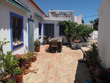 Bed and Breakfast in Cumeada (Algarve) or holiday homes and vacation rentals