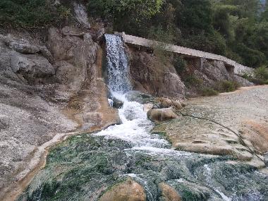 Hot springs at THERMOPYLES (hotgates)-15km away