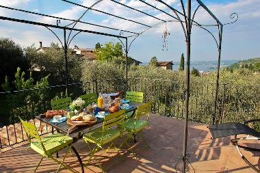 Bed and Breakfast in TOSCOLANO MADERNO (Brescia) or holiday homes and vacation rentals