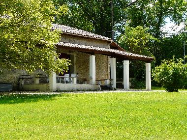 private garden, view and parking
