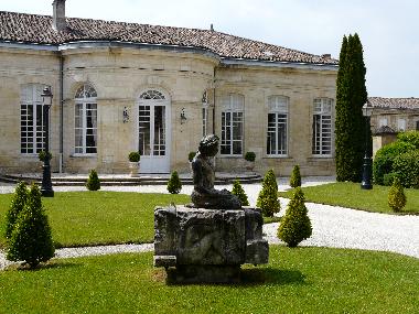 Saint Emilion, wines and art