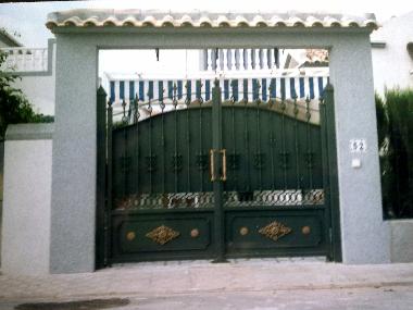 Chalet in TORREVIEJA (Alicante / Alacant) or holiday homes and vacation rentals