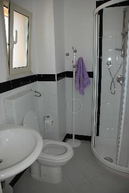 bathroom, groud floor
