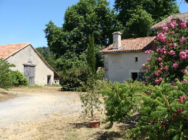 Holiday House in Aubeterre-sur-Dronne (Charente) or holiday homes and vacation rentals