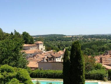Holiday House in Aubeterre-sur-Dronne (Charente) or holiday homes and vacation rentals