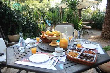 Bed and Breakfast in Beziers (H�rault) or holiday homes and vacation rentals