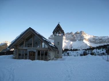 Hotel in Champoussine (Champoussin) or holiday homes and vacation rentals