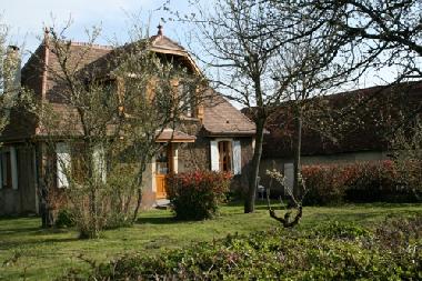 Holiday House in La nocle maulaix (Nivre) or holiday homes and vacation rentals