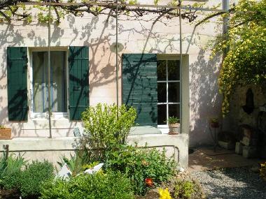 Holiday Apartment in MORIERES LES AVIGNON (Vaucluse) or holiday homes and vacation rentals
