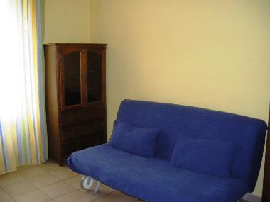 convertible sofa for 2 pers