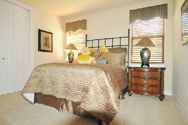 guest bedroom with queen-size bed