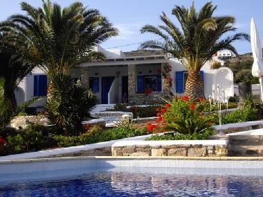 Hotel in Antiparos (Kyklades) or holiday homes and vacation rentals