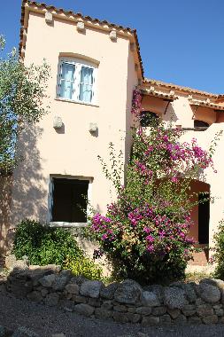 Holiday House in Isola Rossa (Gallura ) or holiday homes and vacation rentals