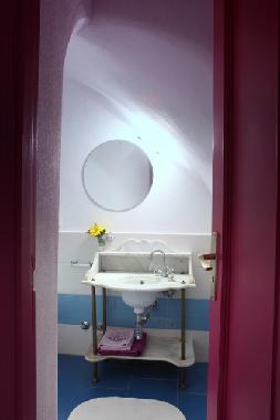 BATHROOM CAPRI