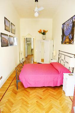 Holiday Apartment in Mialno (Milano) or holiday homes and vacation rentals