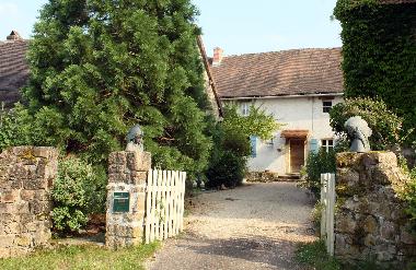 Holiday House in Ozolles (Sane-et-Loire) or holiday homes and vacation rentals