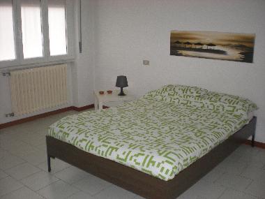 DOUBLE BED IN THE ROOM WITH SOFA BED