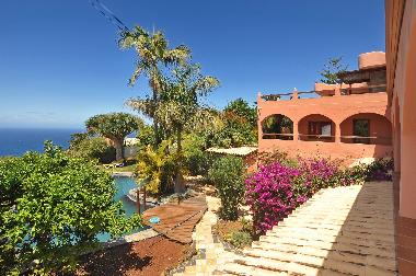 Holiday Apartment in La Matanza   (Teneriffa) or holiday homes and vacation rentals