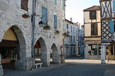 Eymet- village centre