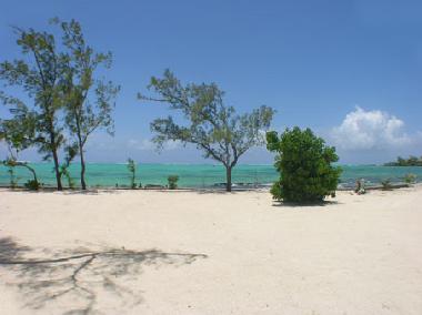 Holiday House in Roches Noires (Flacq) or holiday homes and vacation rentals