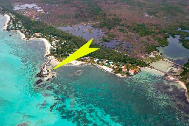 Holiday House in Roches Noires (Flacq) or holiday homes and vacation rentals