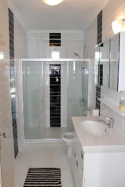 Kusadasi Villa - Downstairs bathroom