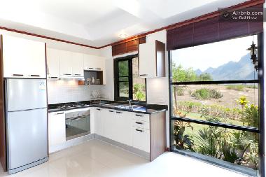 Mountain Breeze Villa - Kitchen