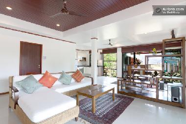 Mountain Breeze Villa - Living room