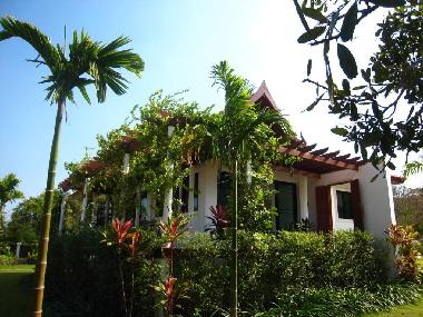 Mountain Breeze Villa - Front