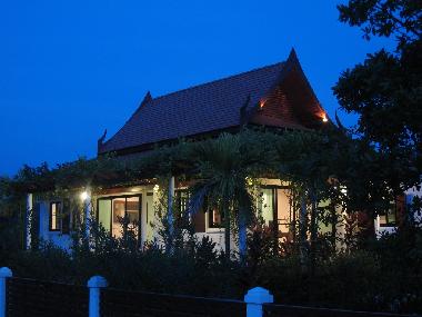 Mountain Breeze Villa - Evening photo