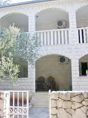 Holiday House in Mirca (Splitsko-Dalmatinska) or holiday homes and vacation rentals