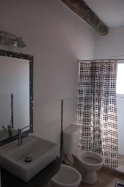 upstairs bathroom 4